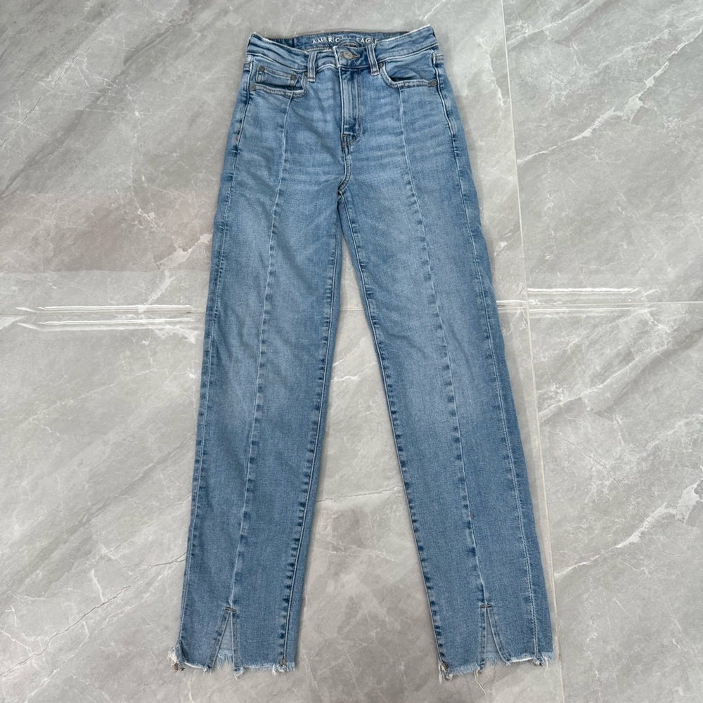 Women’s American Eagle Slim Straight Super Stretch Frayed Hem Jeans Size 00